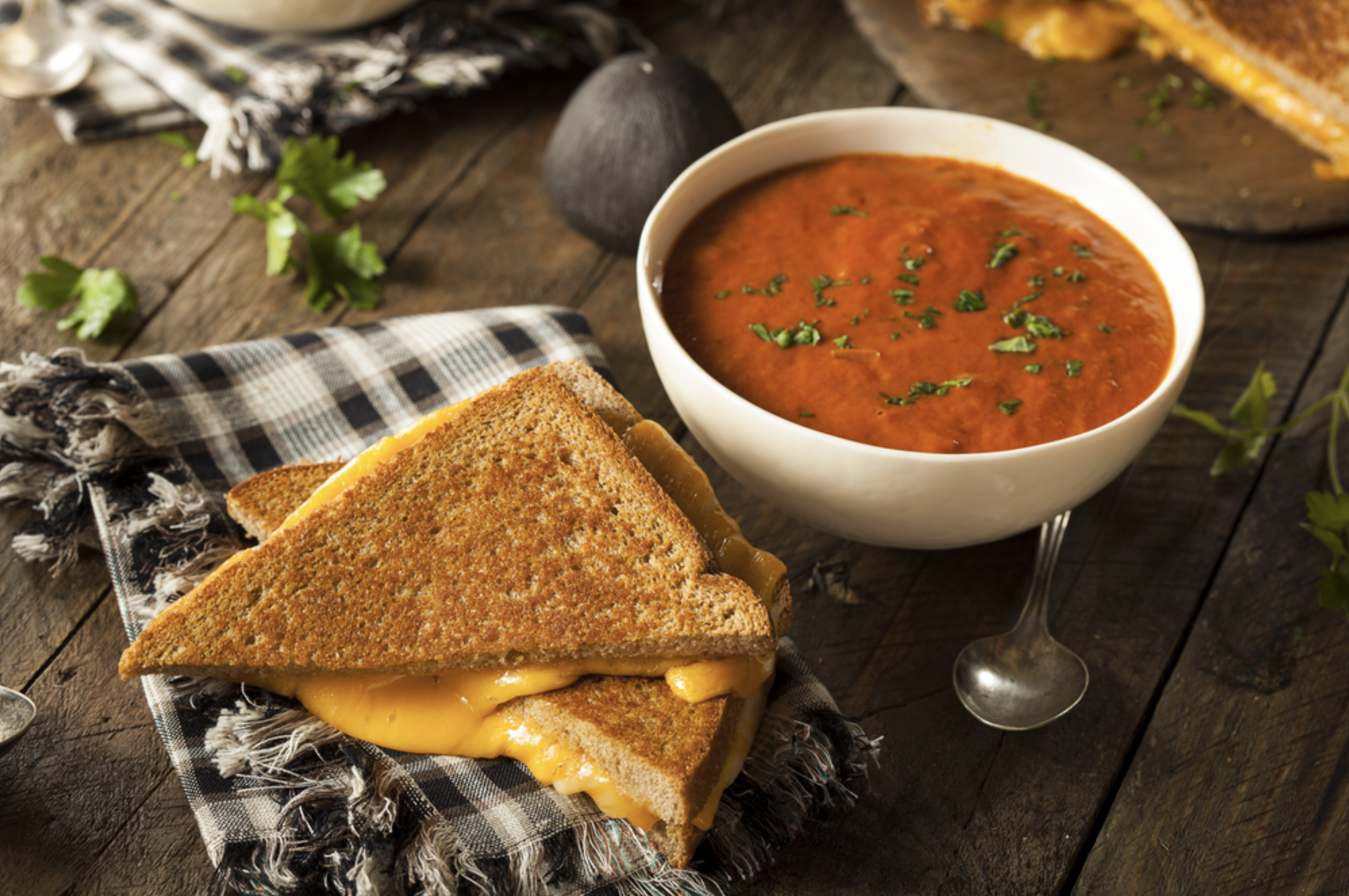 A classic recipe of grilled cheese sandwich and tomato soup