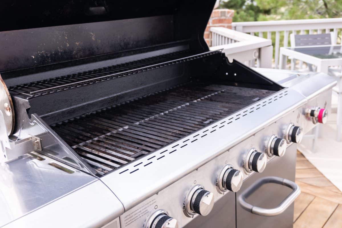 You need to know how to clean the gas grill