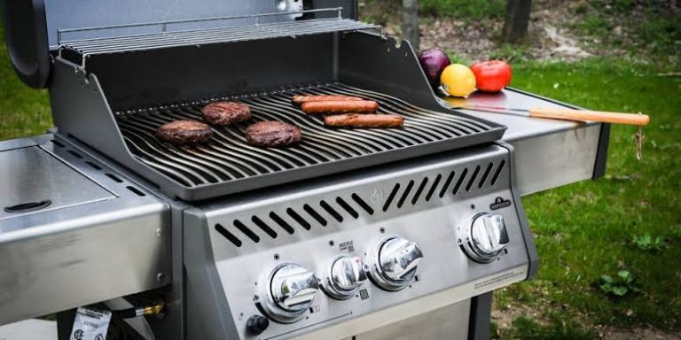 How long should a gas grill last?