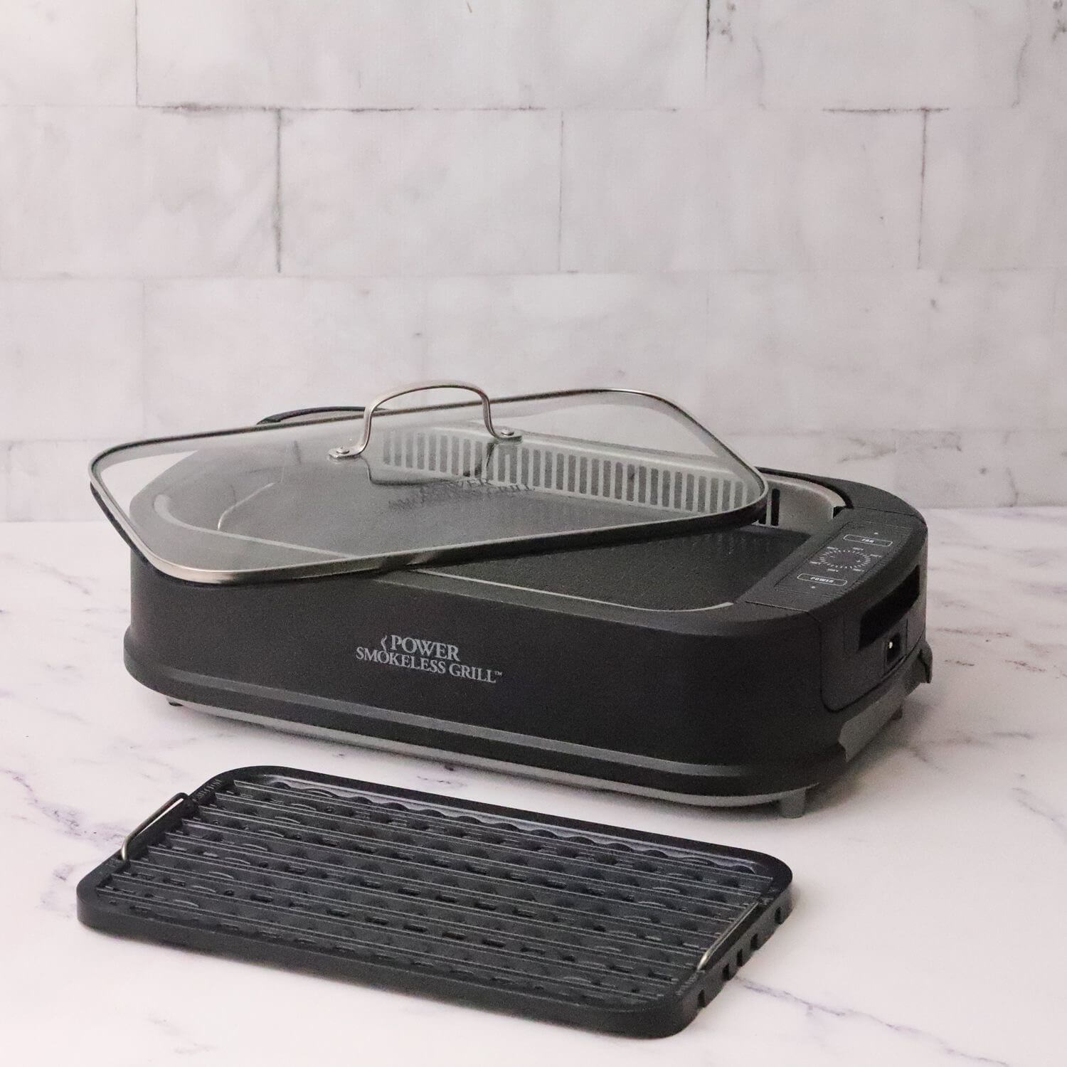 The way to clean the smokeless grill is quite simple