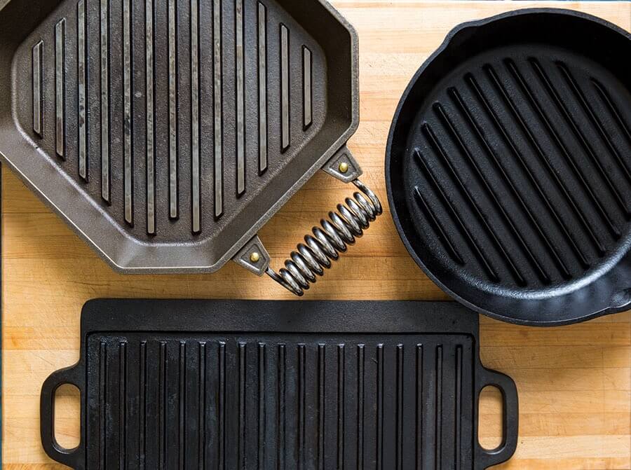 Grill pans have many different materials