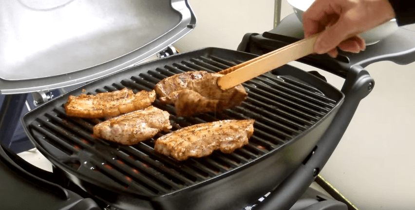 An electric grill using charcoal
