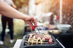 Preparing barbeque on an electrical oven